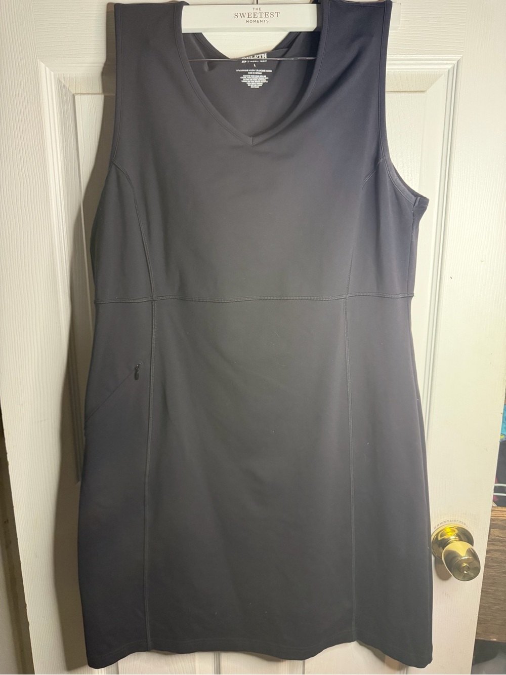 Duluth Trading Co Black Sleeveless V-Neck Midi Dress